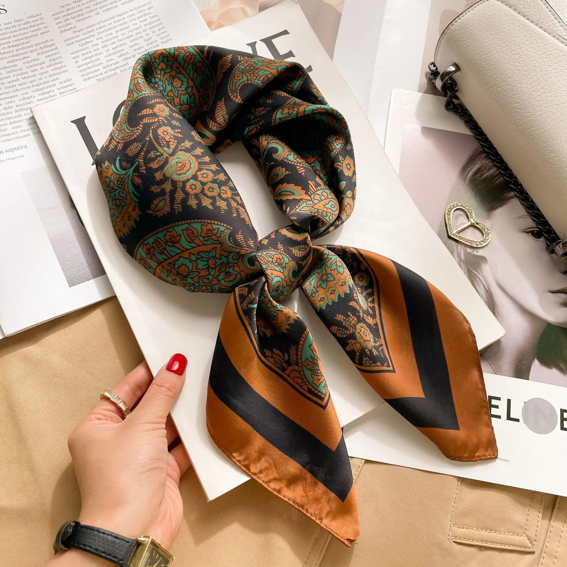Foulard carré soie femme